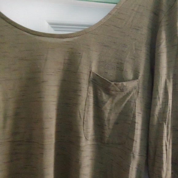 Shirt - Picture 3 of 5